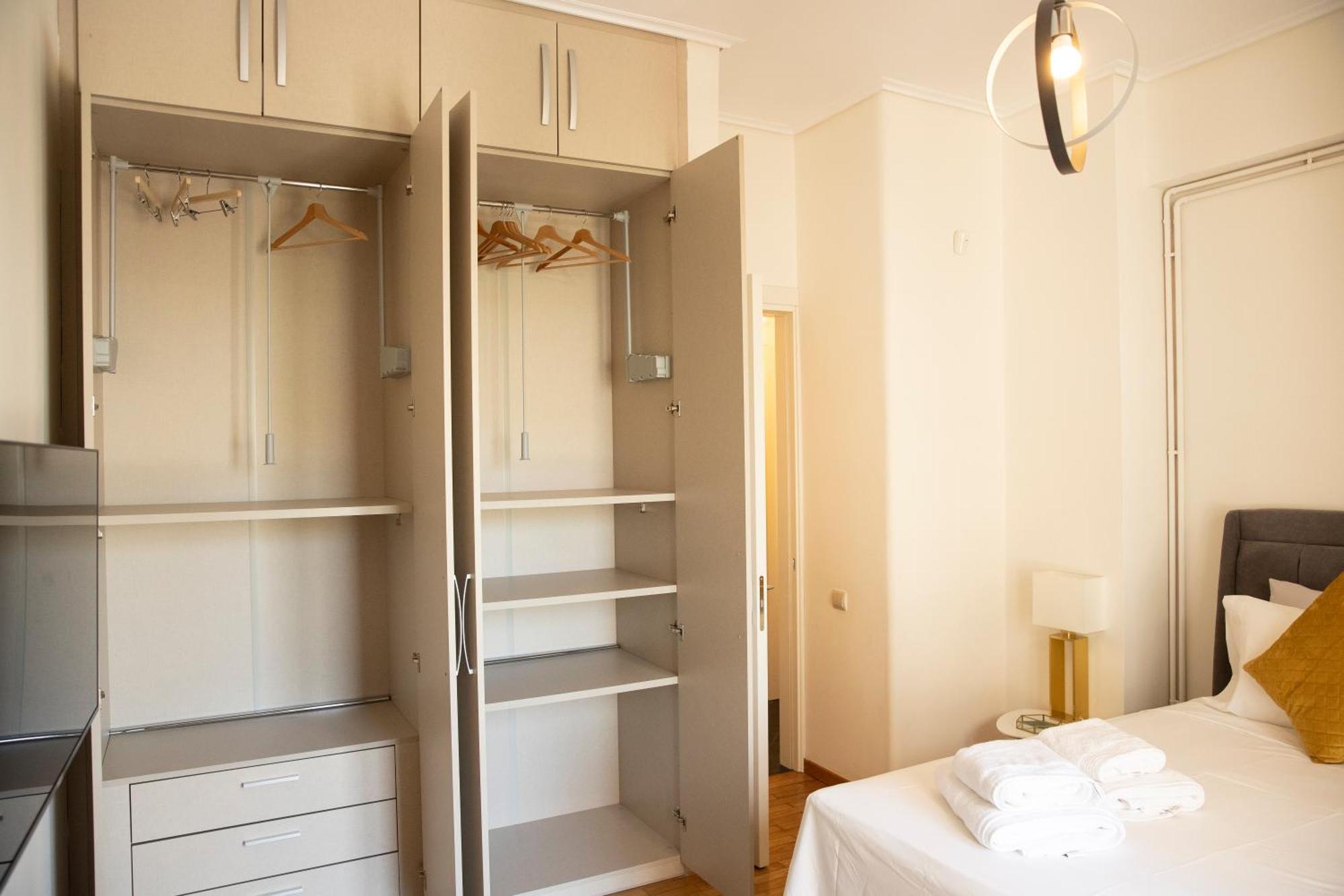 Spacious Glyfada Golf 4Br -Near Beach + Shops Atina Dış mekan fotoğraf